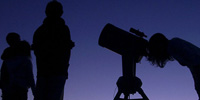 ¿Por qué los astrónomos amateur ligan más que los profesionales?